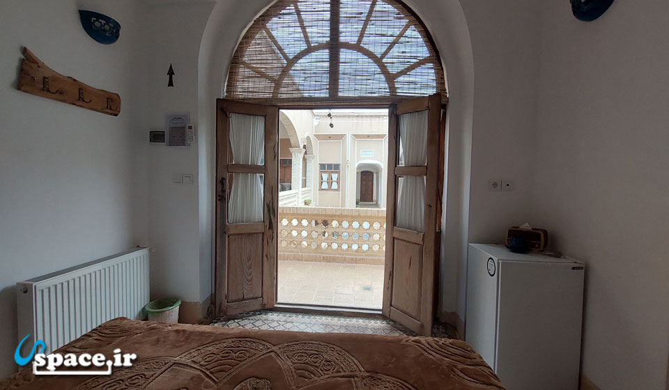 نمای اتاق ۲ تخته منجوق - اقامتگاه سنتی گلابتون - یزد